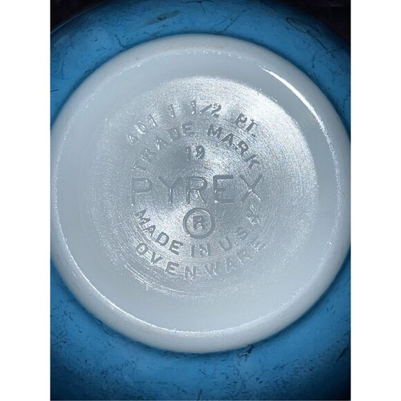 PYREX 1.5 Pint 5.5 Diameter Glass Vintage Mixing Bowl Ovenware 401 Blue Nesting - Picture 4 of 5